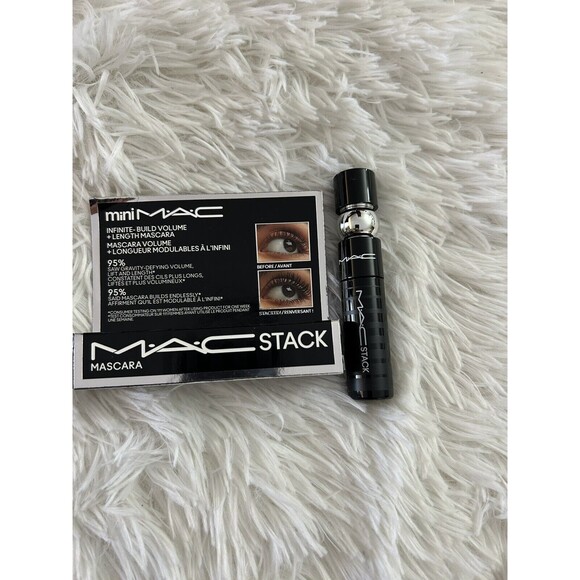 New MAC Mascara Stack Mascara Mini 8ml Superstack Mega Brush - Picture 1 of 3